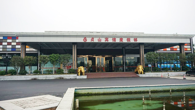 貞山賓館定制一款多功能升降T臺