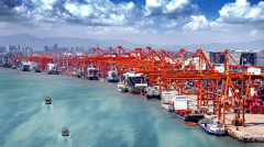 <b>實(shí)干爭(zhēng)效廈門港本年以來(lái)跨境電商對(duì)臺(tái)出口沉箱</b>